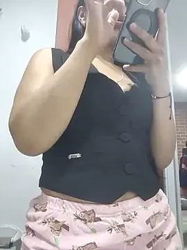 LunaRouuse_ on StripChat