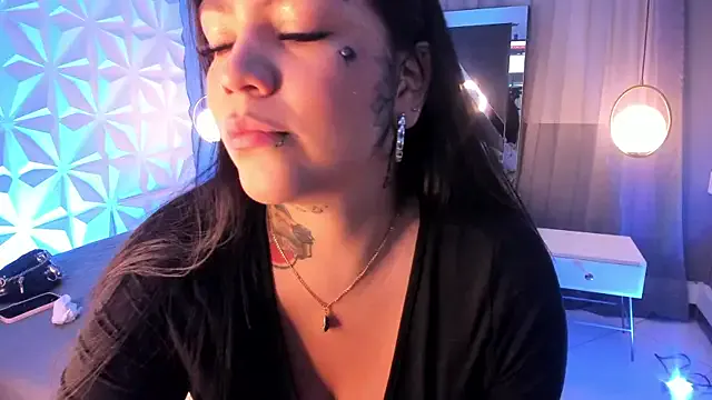 MAGIC_TESSA on StripChat