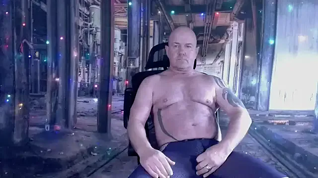 ManlyPrisonGuy on StripChat