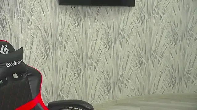 MarenCalarco — Flash tits in bra <3