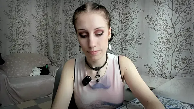 Mary0Lou — sexy tongue tease+lick fingers