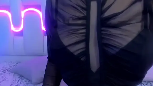 mask_red_girl — DILDO IN ASS 10 MINS :)