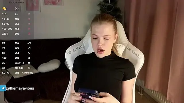 Maya_Rave on StripChat 