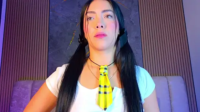 mia_scot on StripChat