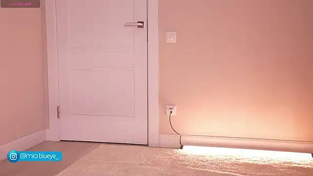 Miablueye on StripChat