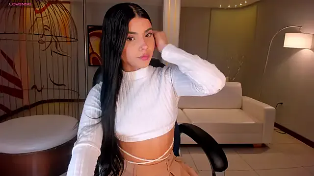 MiaLaurence on StripChat