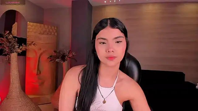 MiaLaurence on StripChat