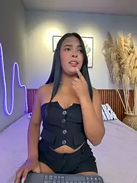 MIAROGGERSS on StripChat