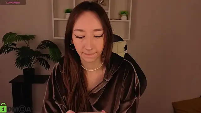 Miche1le_Allenne — show tits and play with them