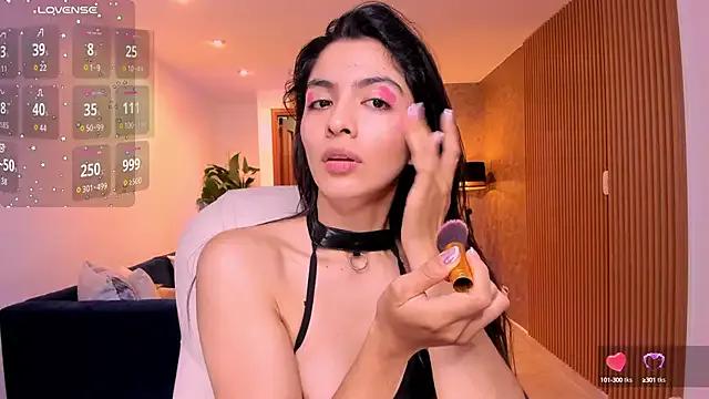 Freechat miiaa_evans on StripChat