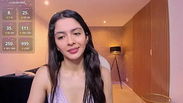 Freechat miiaa_evans on StripChat