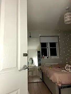 Freechat MilaRenee on StripChat