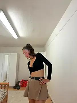 Freechat MilaRenee on StripChat