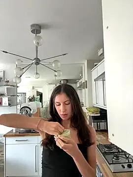 Freechat MilaRenee on StripChat