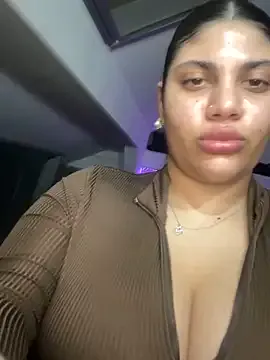 MinaKhalina — show tits and spit on it for 1 minute 