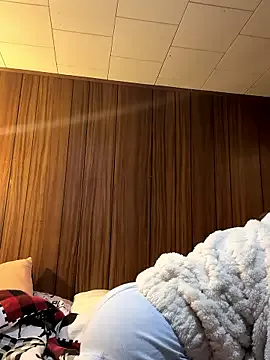 Mini_And_The_Bear on StripChat