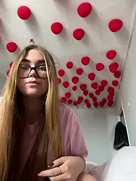 MissAuroraX on StripChat