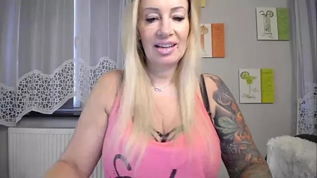 Freechat missjenn_x on StripChat