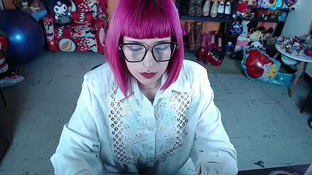 MissMiia2 on StripChat