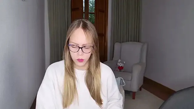 MissNaughtyClass on StripChat