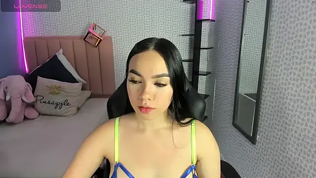 MOLLYSPENCER1 — clip nipples