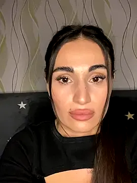 MonikaSi on StripChat