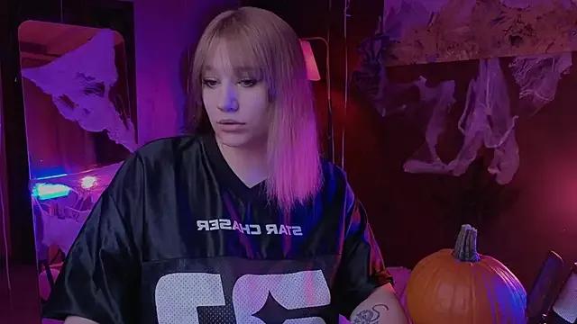 StripChat Morvelyn is Private Morvelyn — milk show