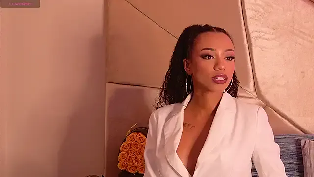 Nahomi_King on StripChat