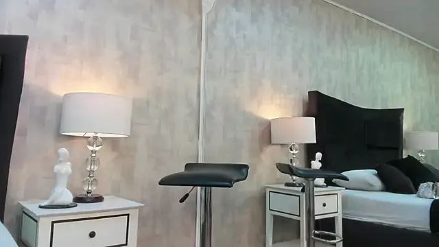 NahomyCarther — Desliza tus dedos en el coo