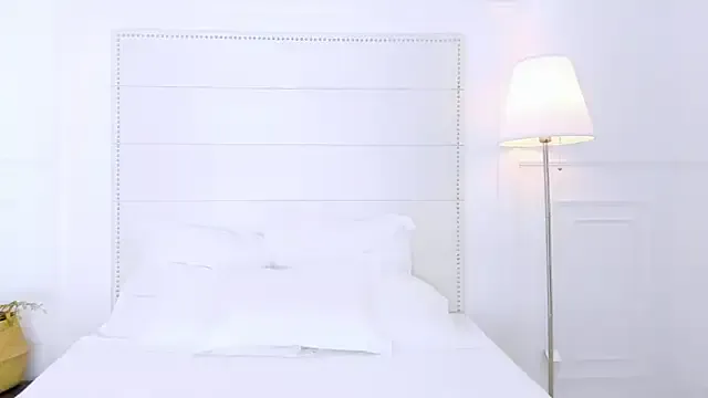 NaomiYuu on StripChat