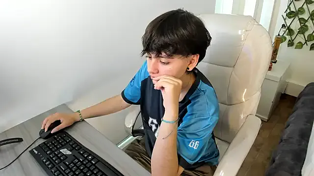 Nathaly_ds on StripChat