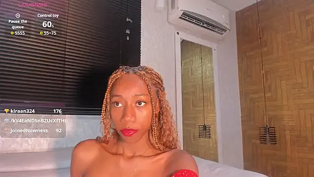 NathalyLeen on StripChat