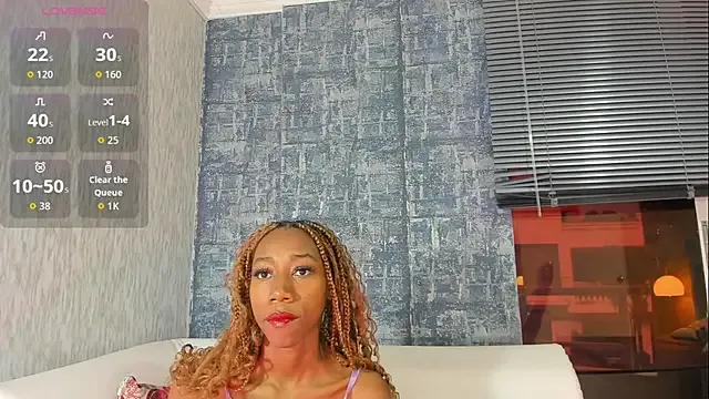 NathalyLeen on StripChat