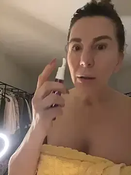 NaughtyMilla on StripChat