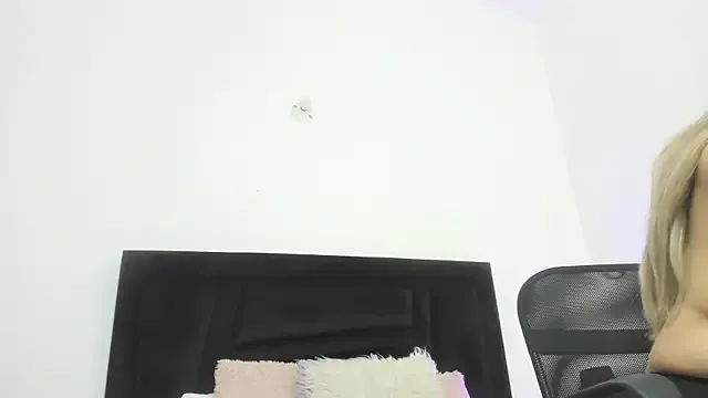 Naugthy_Sara