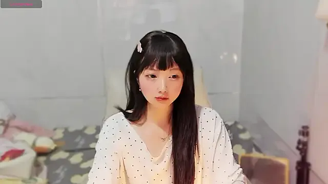 Nery_Asian on StripChat