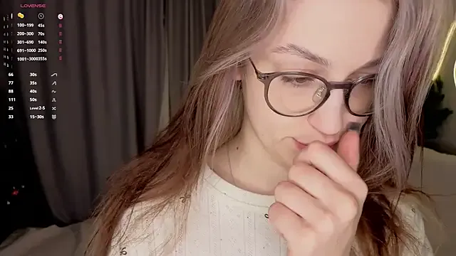 NicolaHulse on StripChat