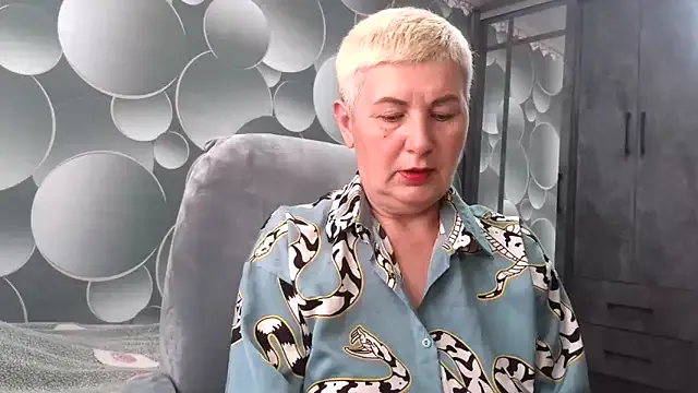 NicoleOlla on StripChat