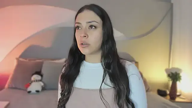 Nicolle_W on StripChat