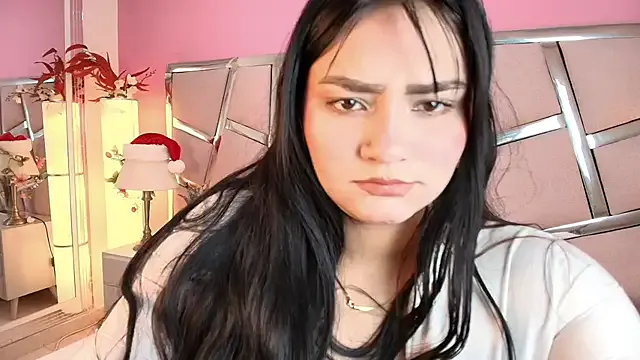 Nicollevsconttei on StripChat