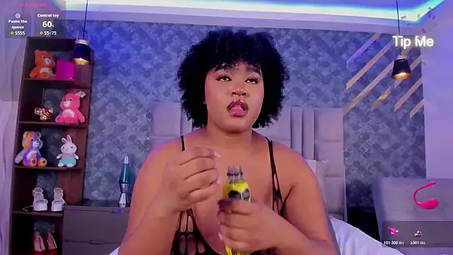 NiiaMoore on StripChat