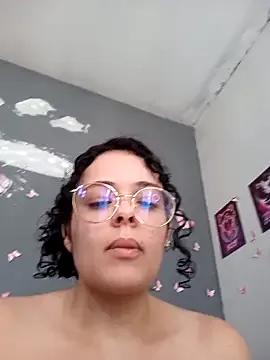 NinaSweet2 on StripChat 
