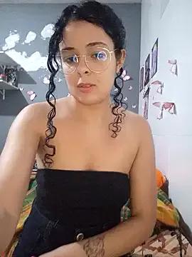 NinaSweet2 on StripChat 