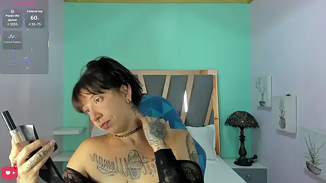 nora_temptress on StripChat