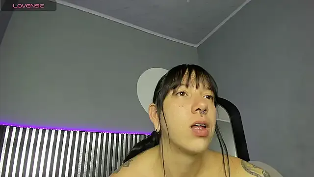 nora_temptress on StripChat