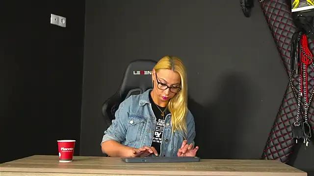 Freechat OliviaSmith on StripChat