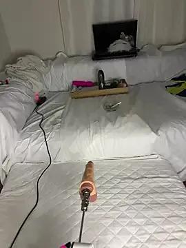 Ozge-SluttyScream69 — Byk Boy Plug Gte Sokk