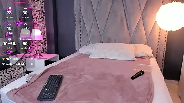 Paiige_peach on StripChat