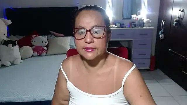 pervert_mommy_ — full naked and  masturbate with my dildo