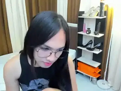 PetiteAsianTrisha on StripChat